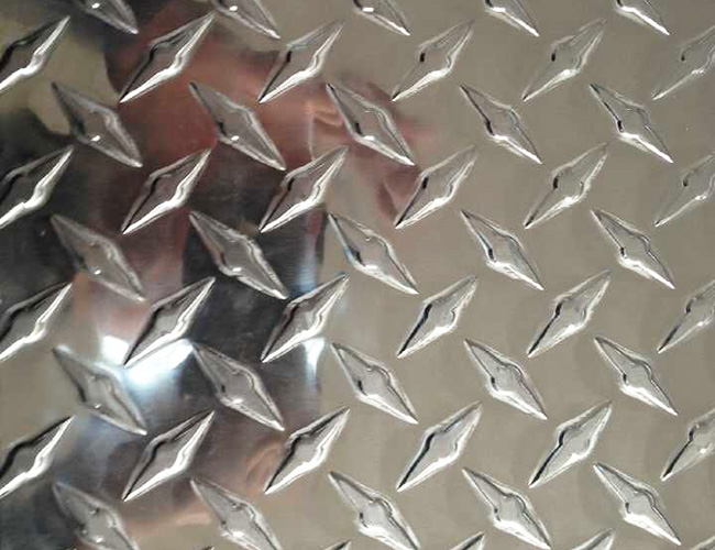 Chapa Lagrimada damero Aluminio 2 mm espesor